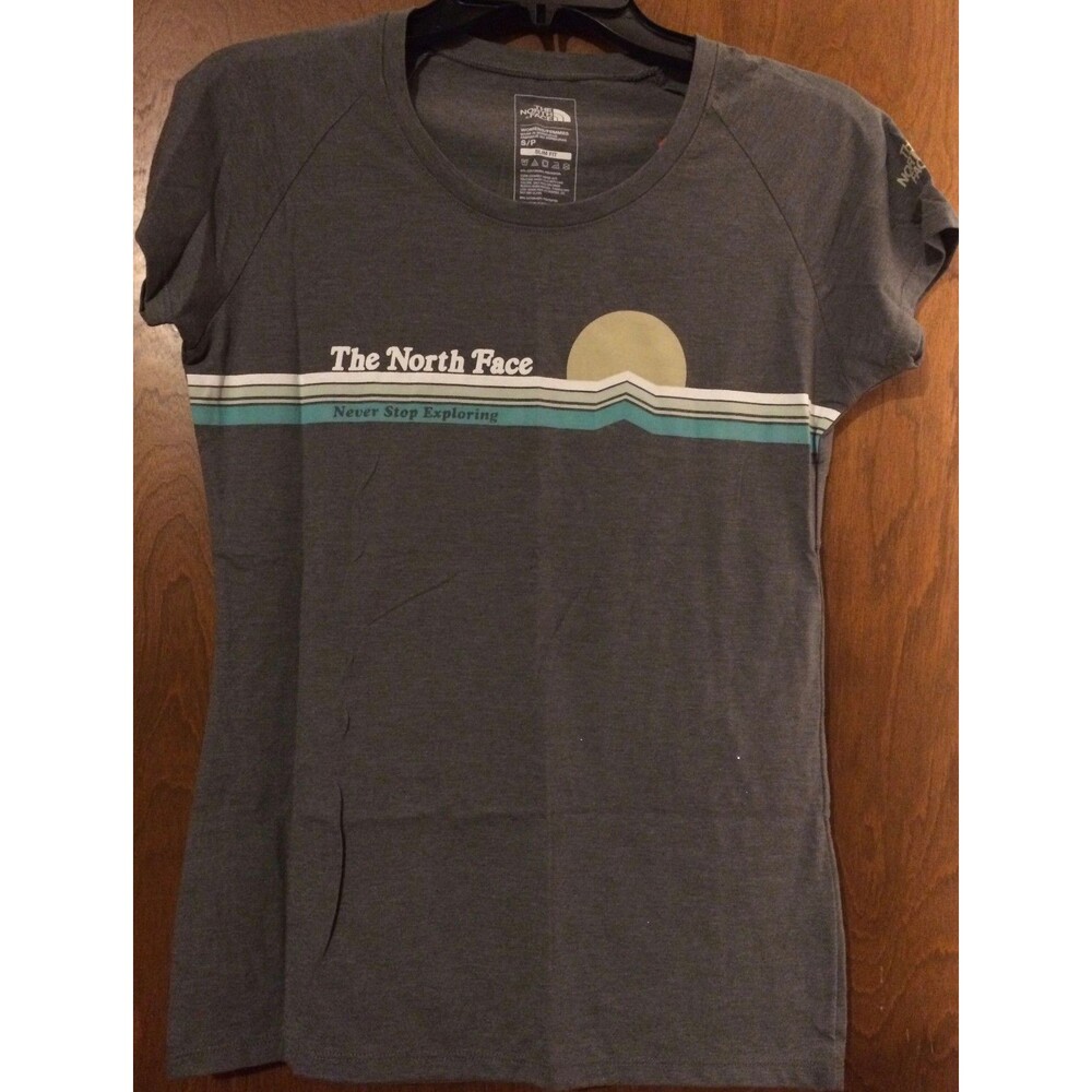 Juniors Light Gray The North Face T-Shirt Size S NWT B1